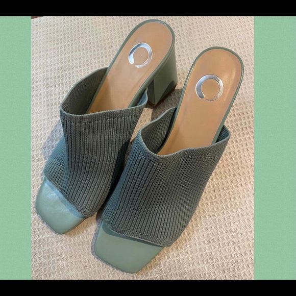 Sandal Wedge shoes size 8. Mint Green  color - Picture 2 of 3